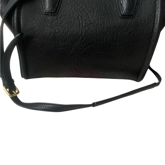 MCM LEATHER HANDBAG like new this bag is in EXCELLENT CONDITION W17 x L 12 - Picture 8 of 8